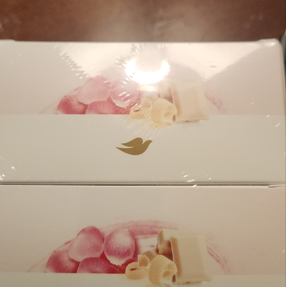 Dove Bath Bombs 2 pack - Picture 5 of 9